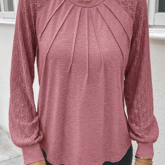 Rose Pink Contrast Lace Raglan Sleeve Plicate Round Neck Top - Picture 12 of 13